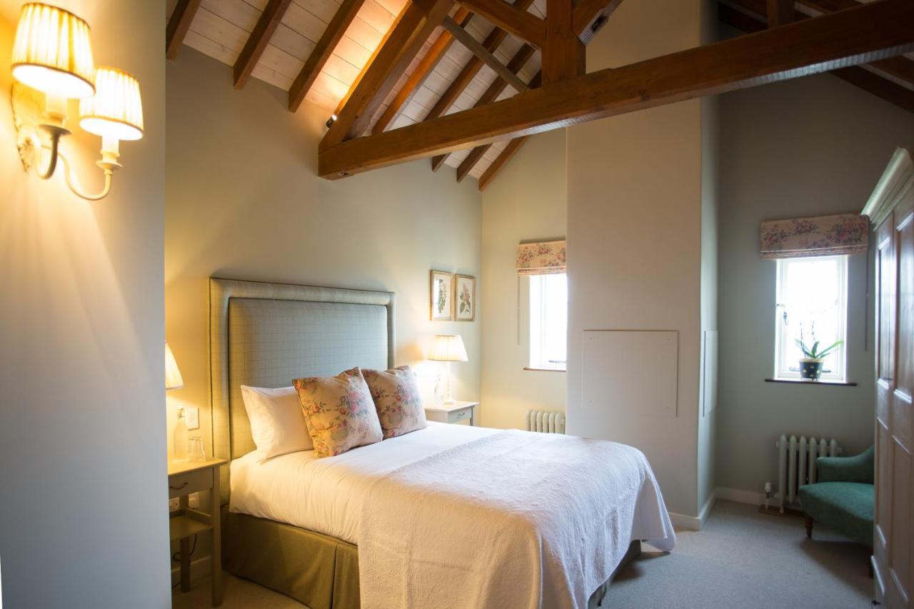 The Three Daggers Bed & Breakfast Edington  Exterior photo